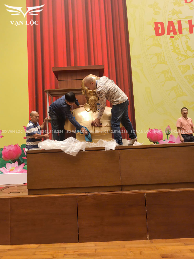 Hoàn thiện pho tượng Bác Hồ cao 1m5 (bán thân) cho Hội trường Quốc hội